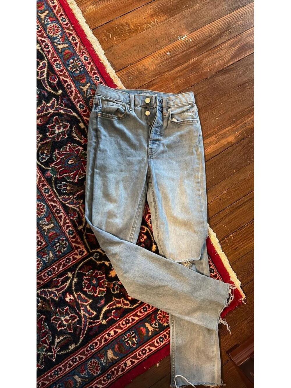 190. WILD FABLE JEANS